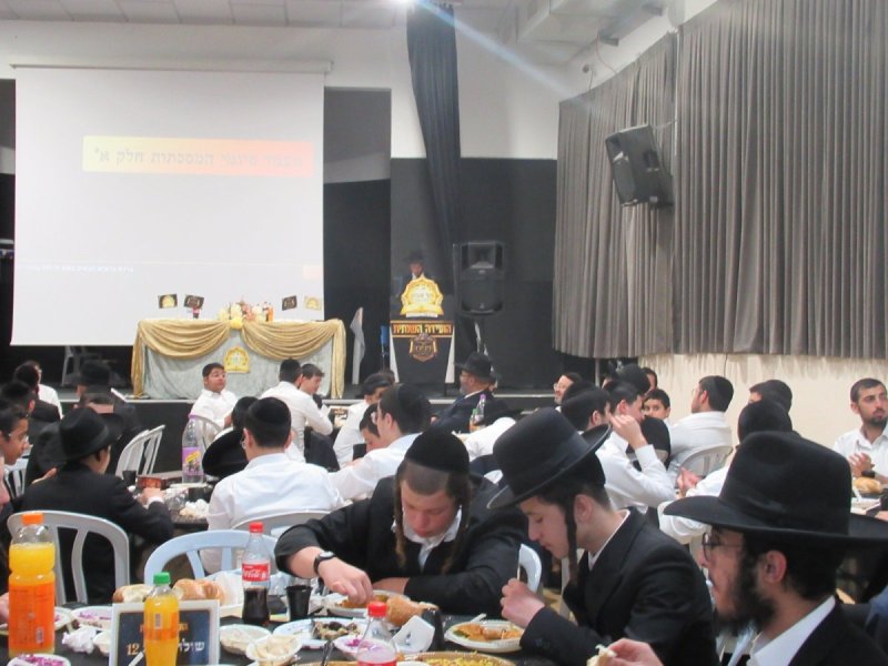 באדיבות המצלם