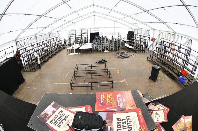 ארי קופרשטוק - פולין