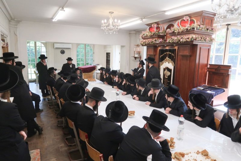 משה קאהן ומ.א. נוימן
