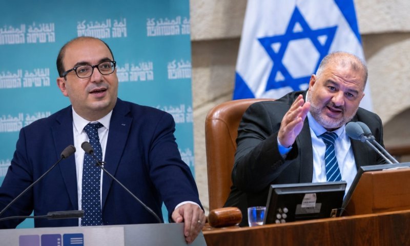 עבאס לאבו שחאדה: "ניקח לכם שני מנדטים - ואתם תהיו רשת הביטחון" 
