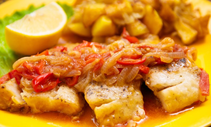 דגי מושט לשבת עם קוביות תפו"א שמכניסות חגיגיות חדשה