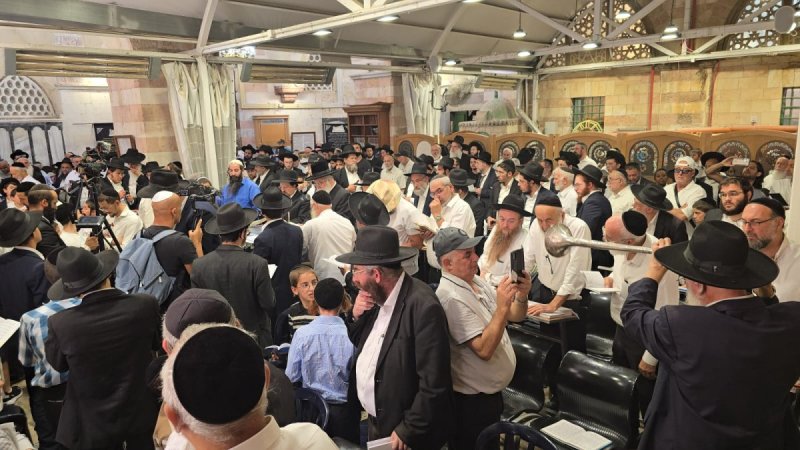 באדיבות המצלם