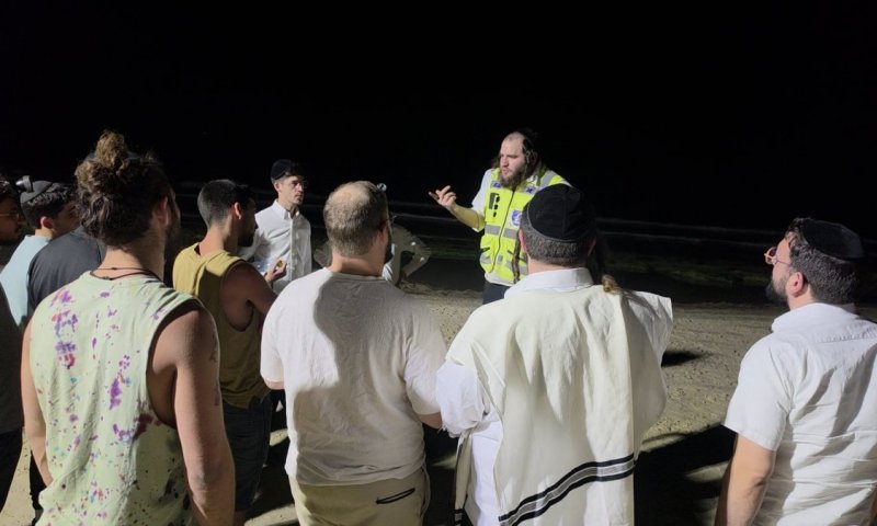 למעלה מ-250 אזרחים הגיעו באמצע הלילה לחיפושים אחר בחור הישיבה