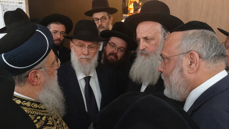 באדיבות המצלם