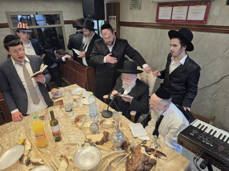 באדיבות המצלם