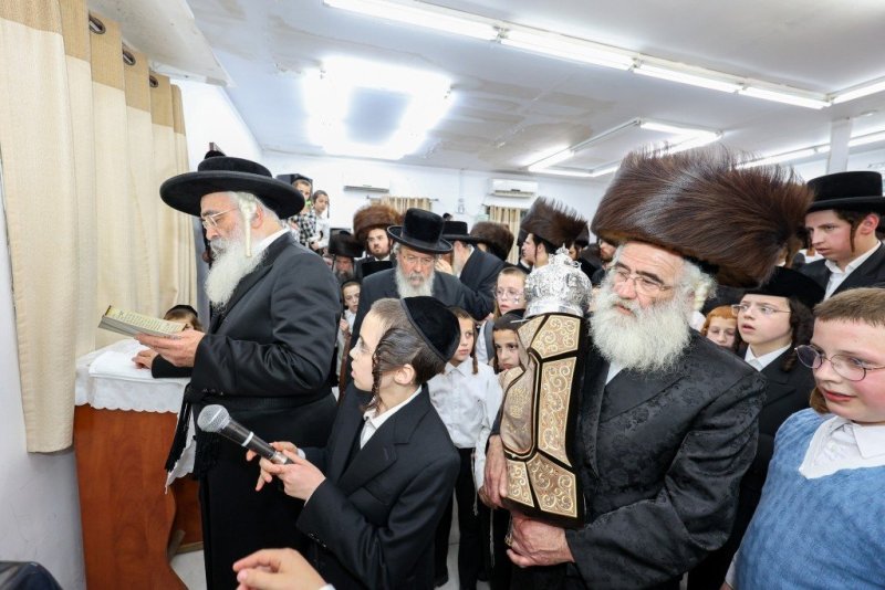 באדיבות המצלם