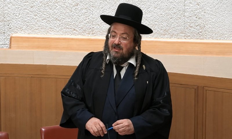 עוה"ד החרדי לשופטים: "התורה אוסרת עלינו להתגייס", מינץ התווכח