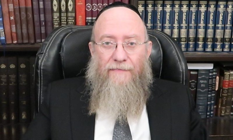 עשור של התמודדות שקטה נחשף: הרב יעקב שיש עם המקרה המטלטל