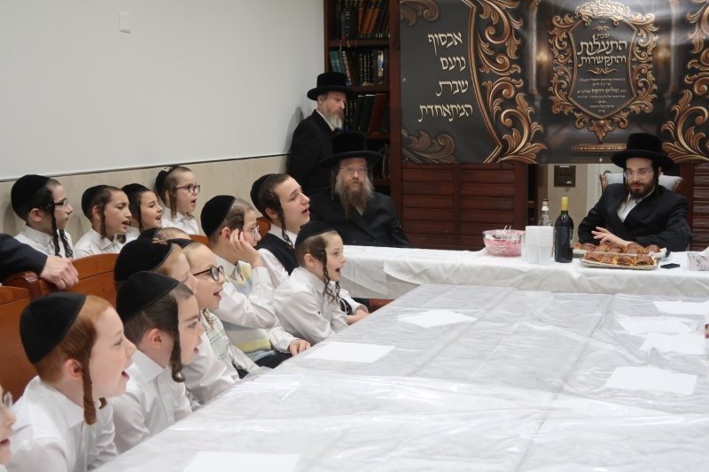 באדיבות המצלם