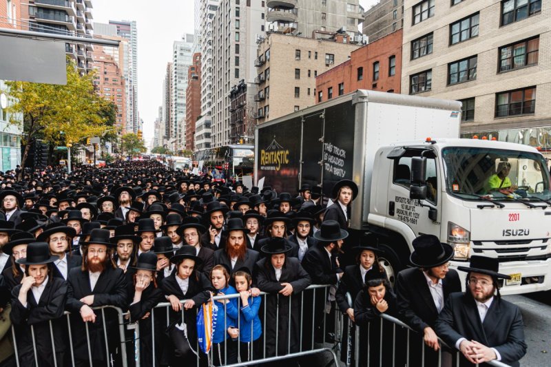 האחים לאנטשעווסקי, אברומי בלום, ד. ה. כרם, אייזיק. י, Clear shot