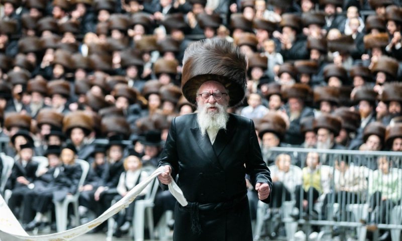 בת הזקונים של בן הרבי מסקווירא התארסה עם החתן המיוחס