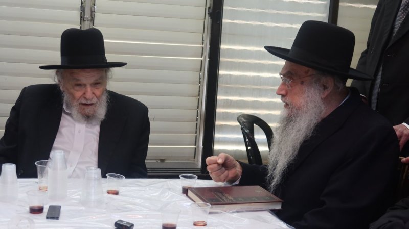 באדיבות המצלם