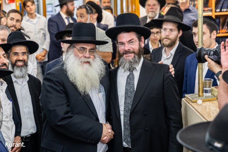 מענדי קורנט