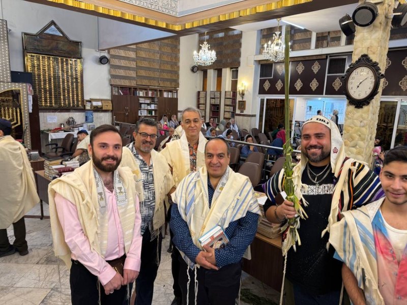 באדיבות המצלם