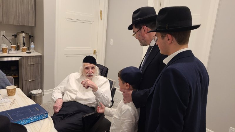 באדיבות המצלם