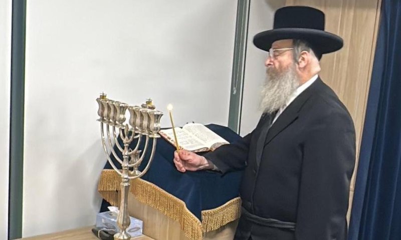 בזמן הפיגוע: מעמד הדלקת נרות בקהילה החרדית במלבורן - אוסטרליה