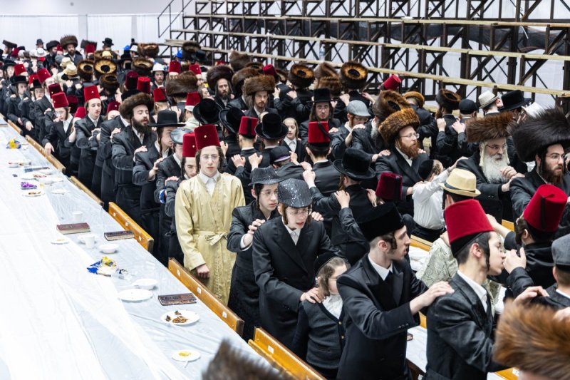 האחים לאנטשעווסקי, אברומי בלום, ואייזיק י.