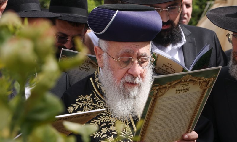 הלכות מלחמה: הנחיות הראש"ל הגר"י יוסף לליל הסדר בצל האזעקות