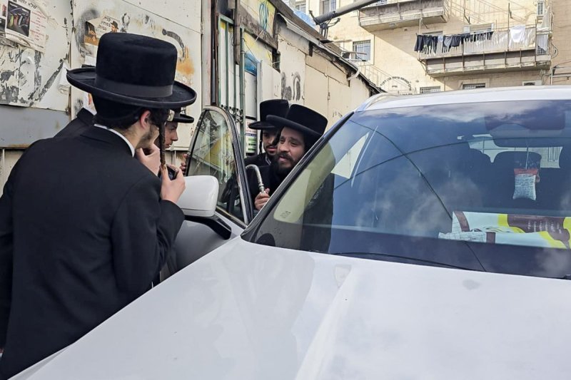 באדיבות המצלם