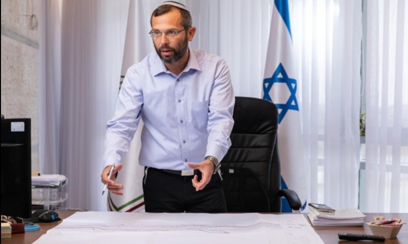ניסיון ההדחה נגד יו"ר מועצת יש"ע נכשל ברגע האחרון