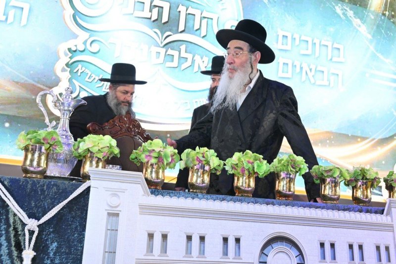 באדיבות המצלם