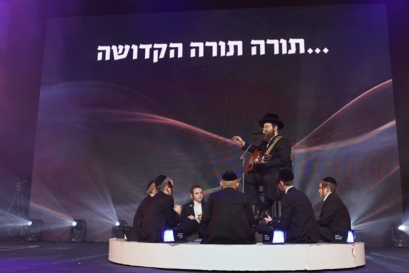 באדיבות המצלם