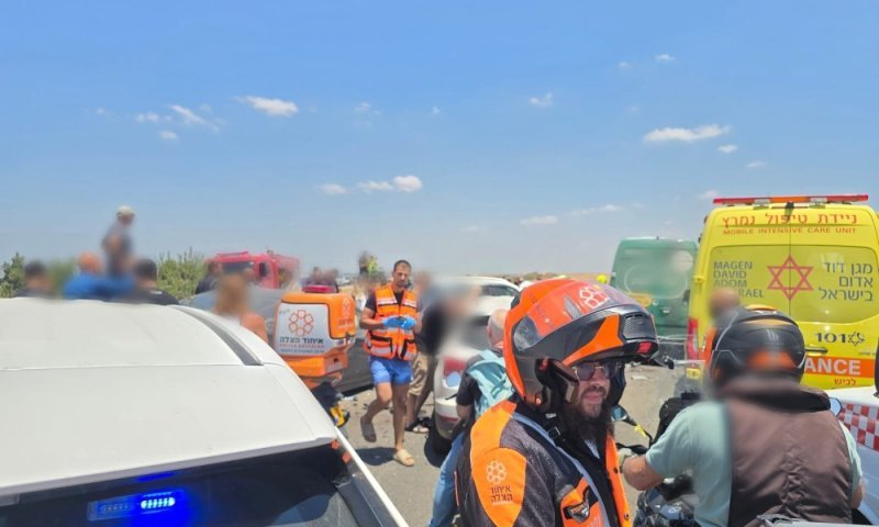 10 נפצעו בתאונה בין 6 כלי רכב סמוך לקריית גת, שני ילדים במצב קשה