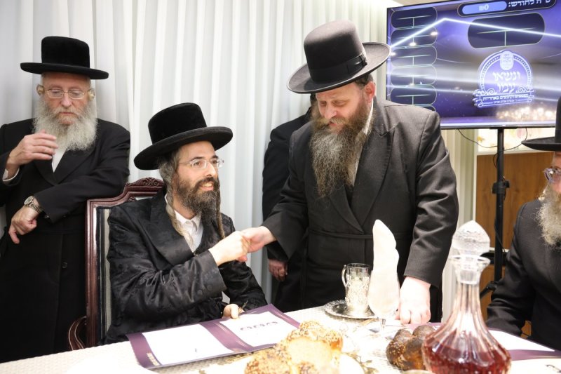 באדיבות המצלם