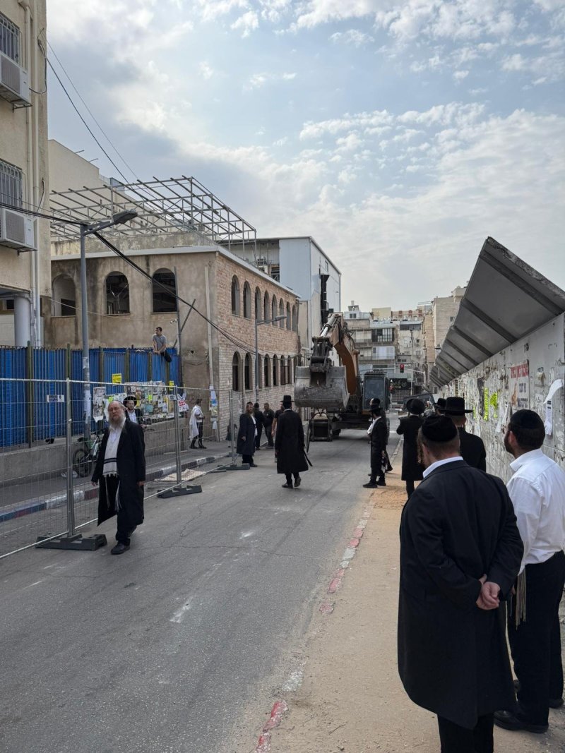 באדיבות המצלם