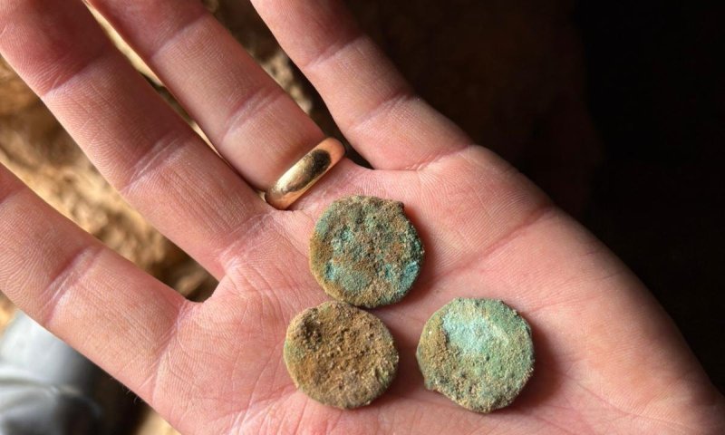 "סבא, תראה מה מצאנו": הגילוי המדהים של נכדי שגריר ארה"ב במערה סודית בבנימין