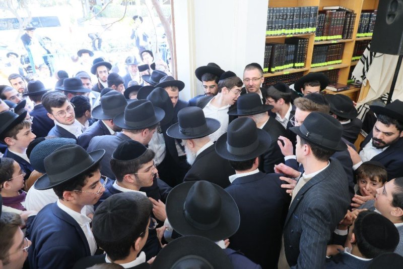 אברהם אבידן