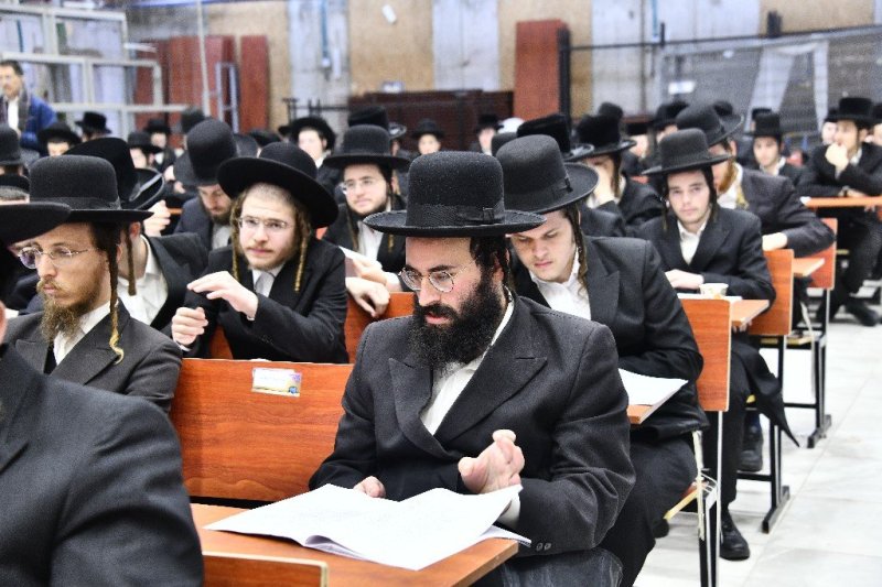 באדיבות המצלם