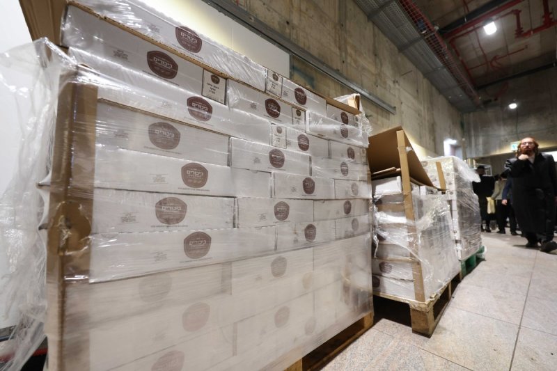 משה גולדשטיין, א. איזנבאך וארי קופרשטוק.