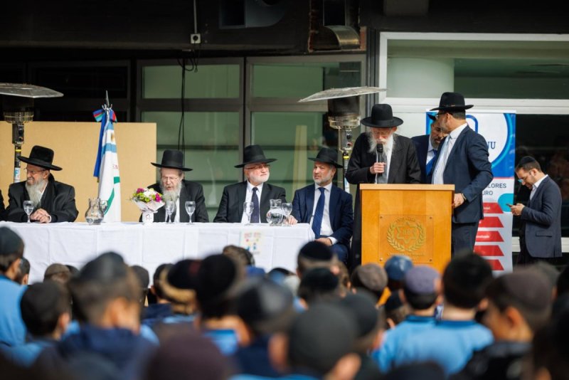 דניאל נפוסי ומאיר זלזניק