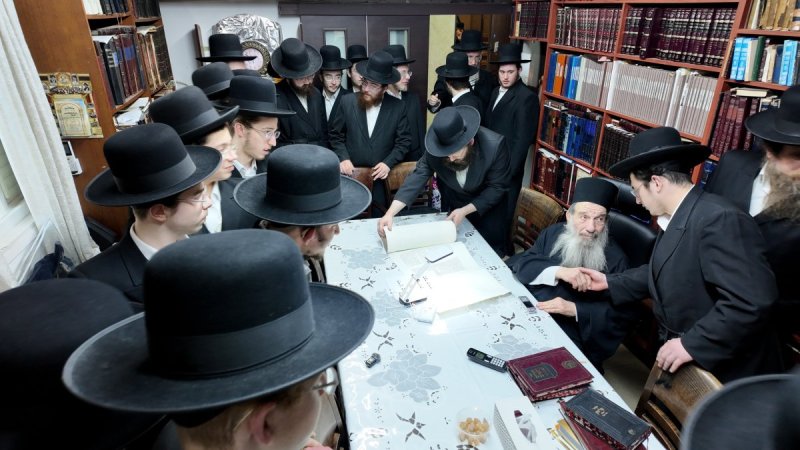 באדיבות המצלם