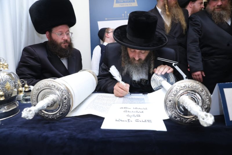 באדיבות המצלם