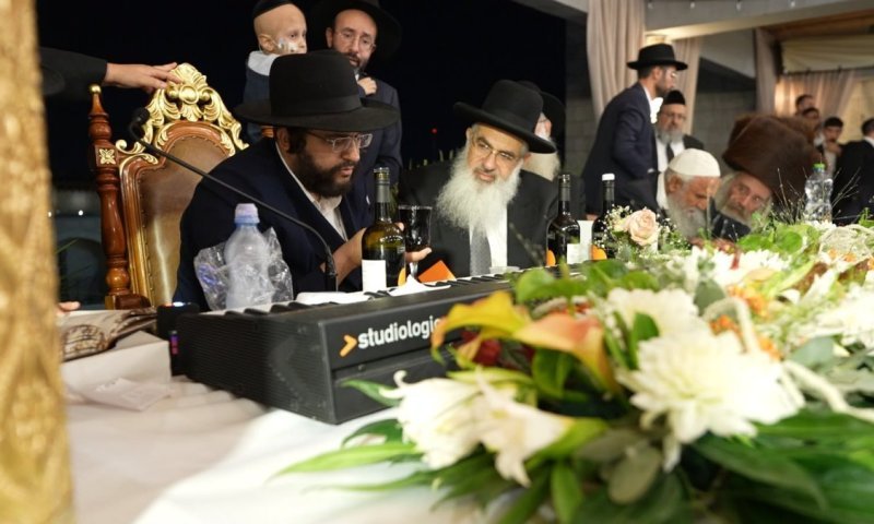גדולי תורה ואלפים בהקבלת פני רבו לגאון הינוקא