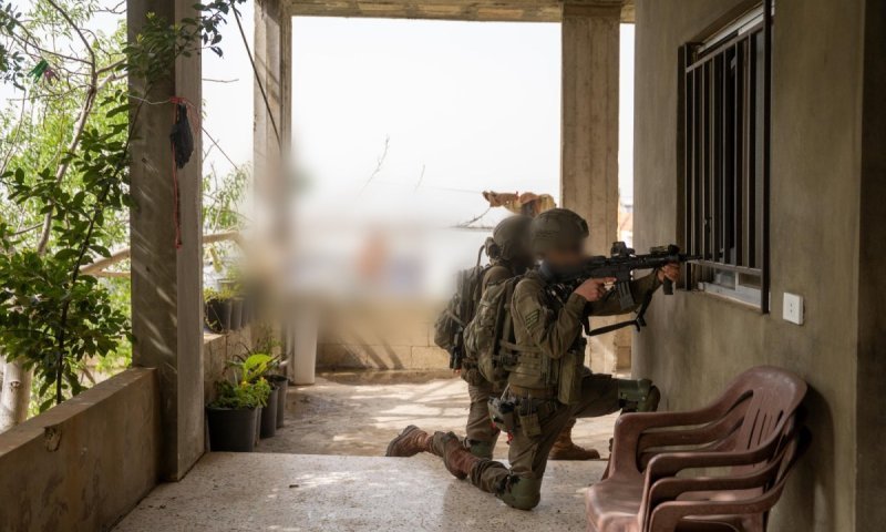 נכנסו לבית - וזה מה שאיתרו בו: תיעוד ממצלמת הלוחם בלבנון