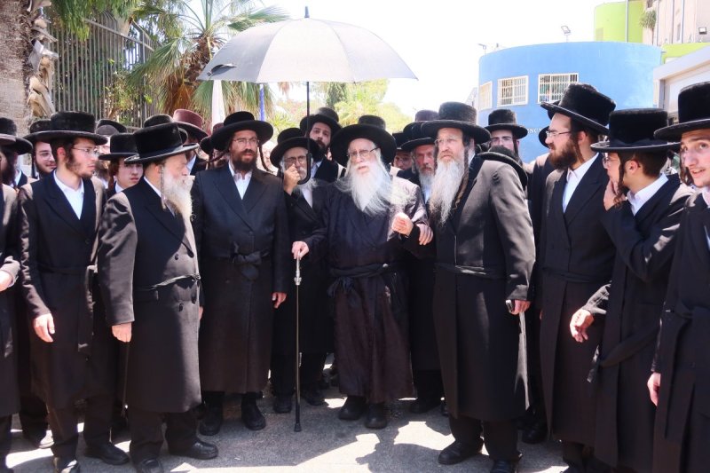 באדיבות המצלם