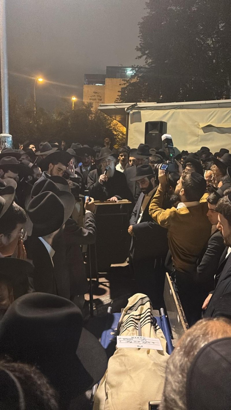 באדיבות המצלם