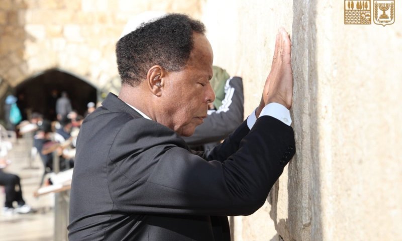 יו"ר כוח המשימה למאבק באנטישמיות בכותל:​ "להפסיק את השנאה ליהודים"