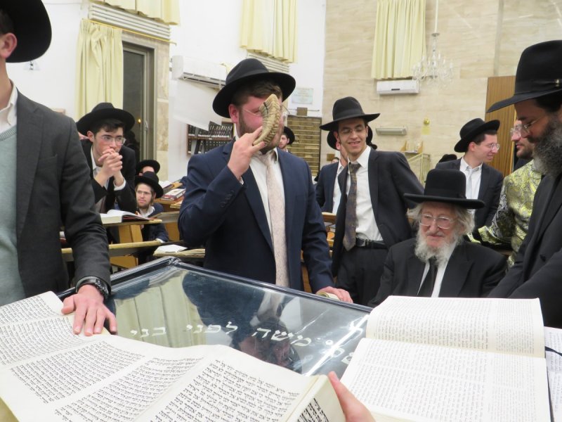 באדיבות המצלם