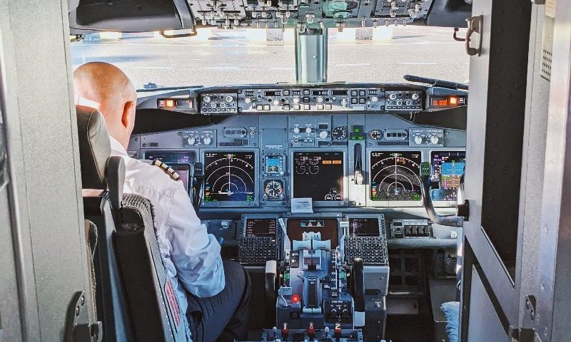 רוב הטייסים באירופה מודים שהם נרדמים במהלך הטיסה