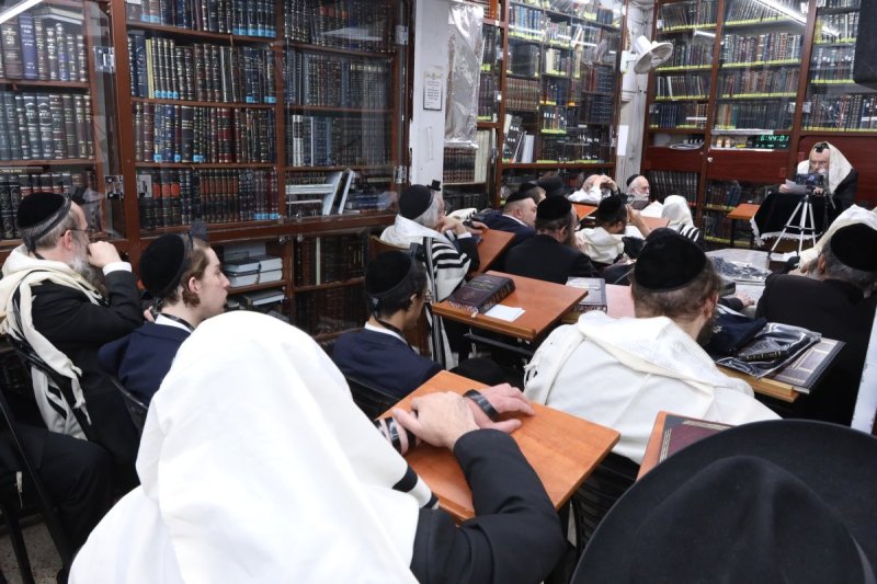 באדיבות המצלם