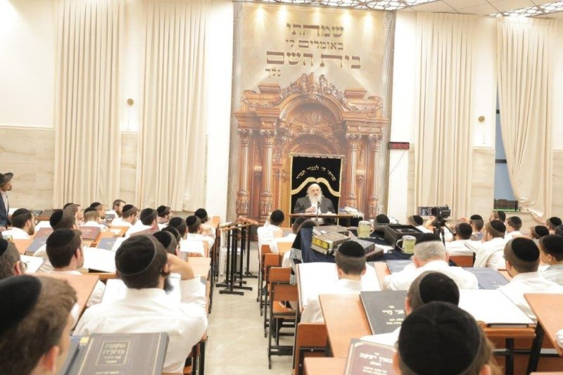 באדיבות המצלם