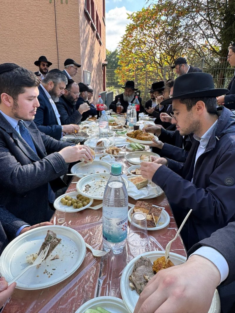 באדיבות המצלם