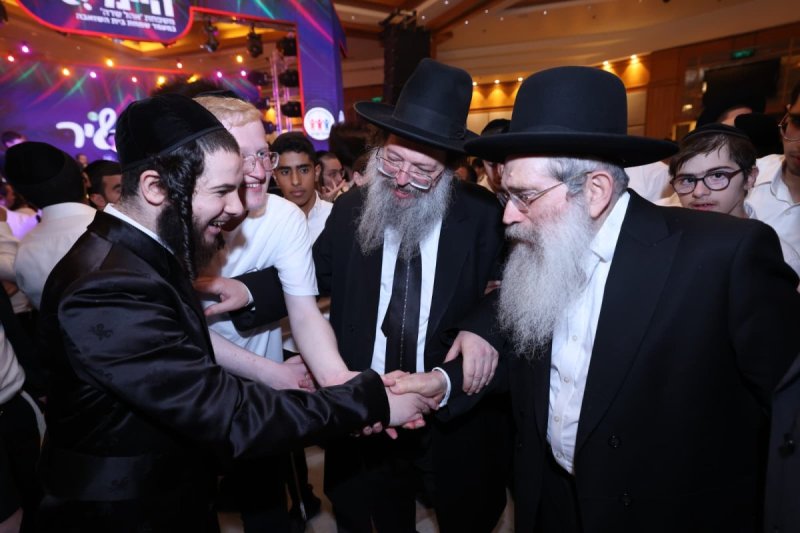 באדיבות המצלם