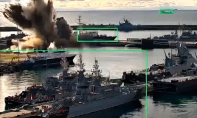 האוקראינים טוענים: השבתנו צוללת רוסית בתקיפה תת-ימית