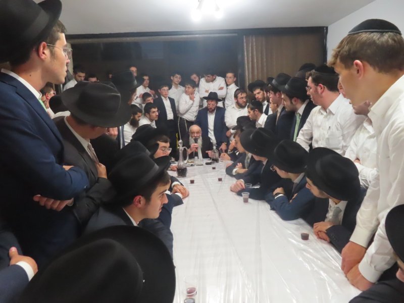 באדיבות המצלם