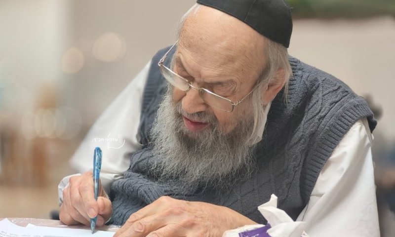 אבל כבד בחב"ד: זקן הרבנים הגאון החסיד רבי טוביה בלוי זצ"ל